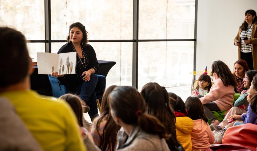 Lectura de cuentos en BiblioGAM