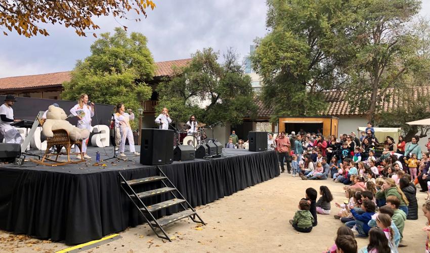 Presentaciones en vivo, 13:00 (sábado)ACUARELA/ (domingo) LAS GUITARRAS DE MIGUEL MOLINA