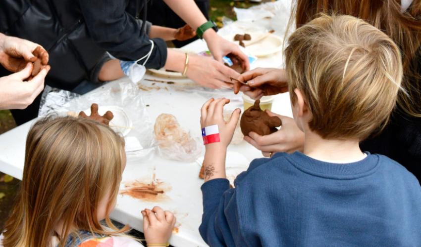 12:00 Talleres infantiles: (sábado) PAN DE HUEVO/ (domingo) LLAVERO OVEJA MAGALLANICA