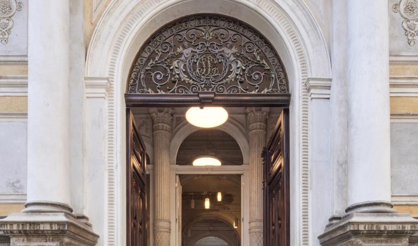 Entrada a Palacio Pereira